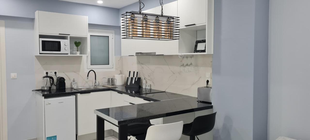 Cozy Apartment With Garden Near Town Center, Fully Renovated. Афины Экстерьер фото