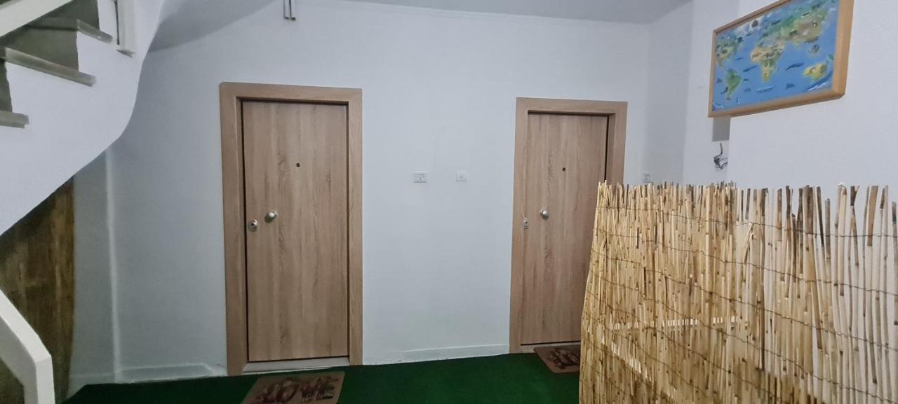 Cozy Apartment With Garden Near Town Center, Fully Renovated. Афины Экстерьер фото